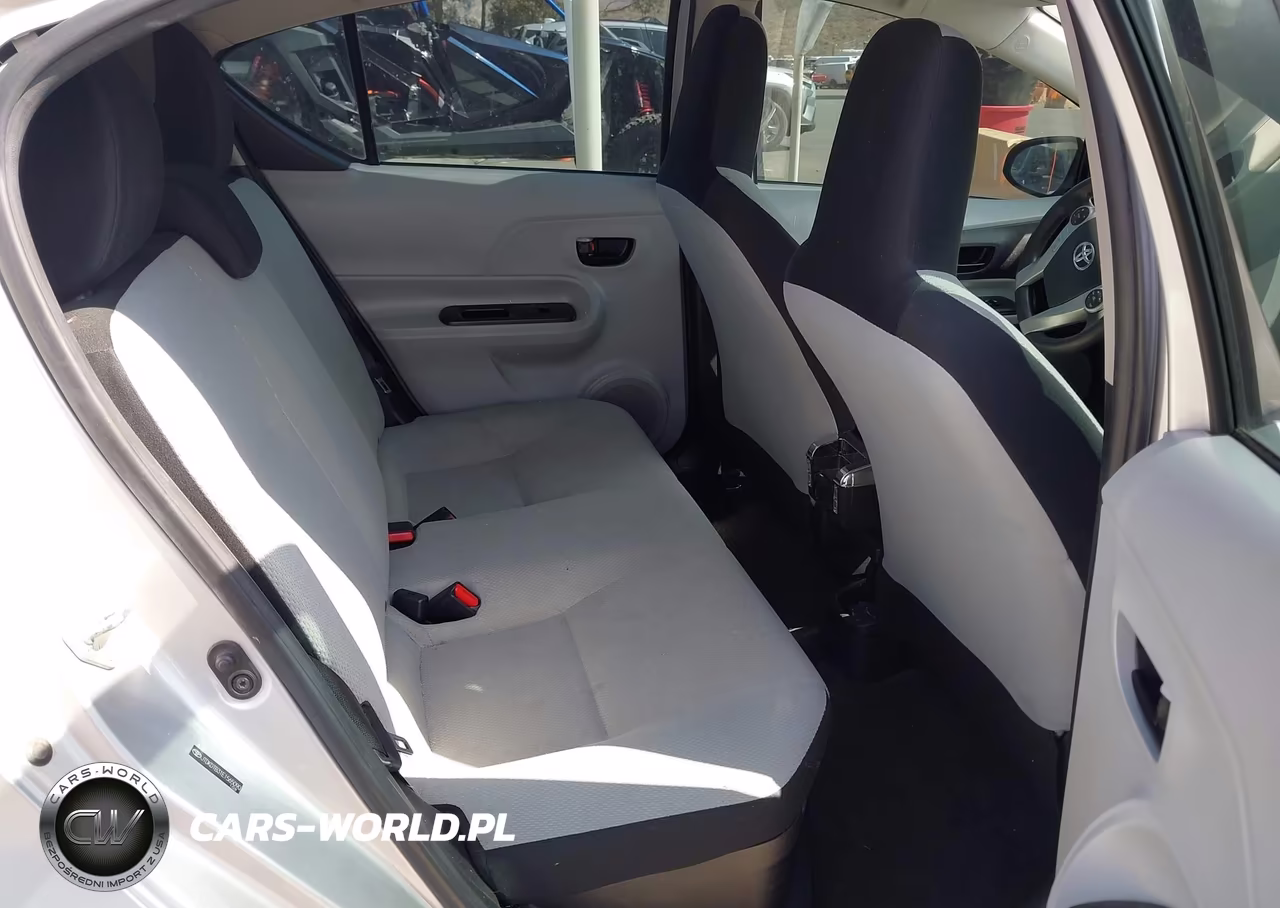 2014 Toyota Prius C One VIN:JTDKDTB31E1565090 - 8