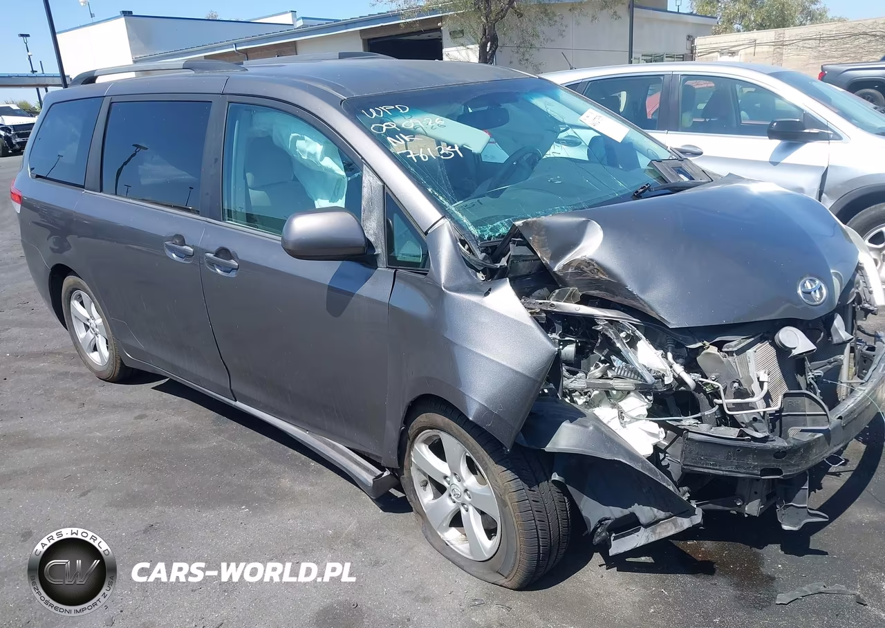 2014 Toyota Sienna Le V6 8 Passenger – zdjęcie 1 z 17