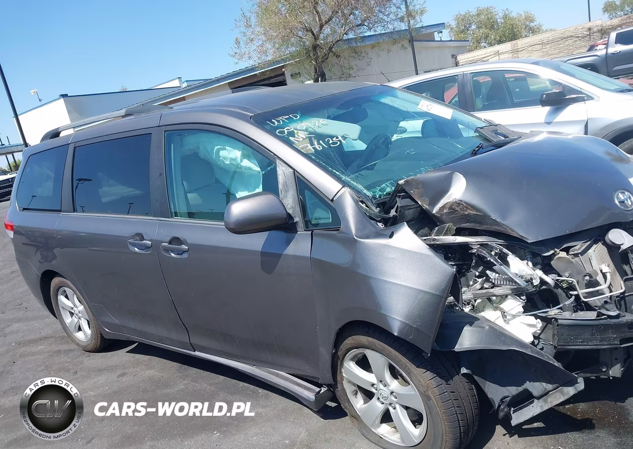 2014 Toyota Sienna Le V6 8 Passenger VIN:5TDKK3DC0ES444573 - 14