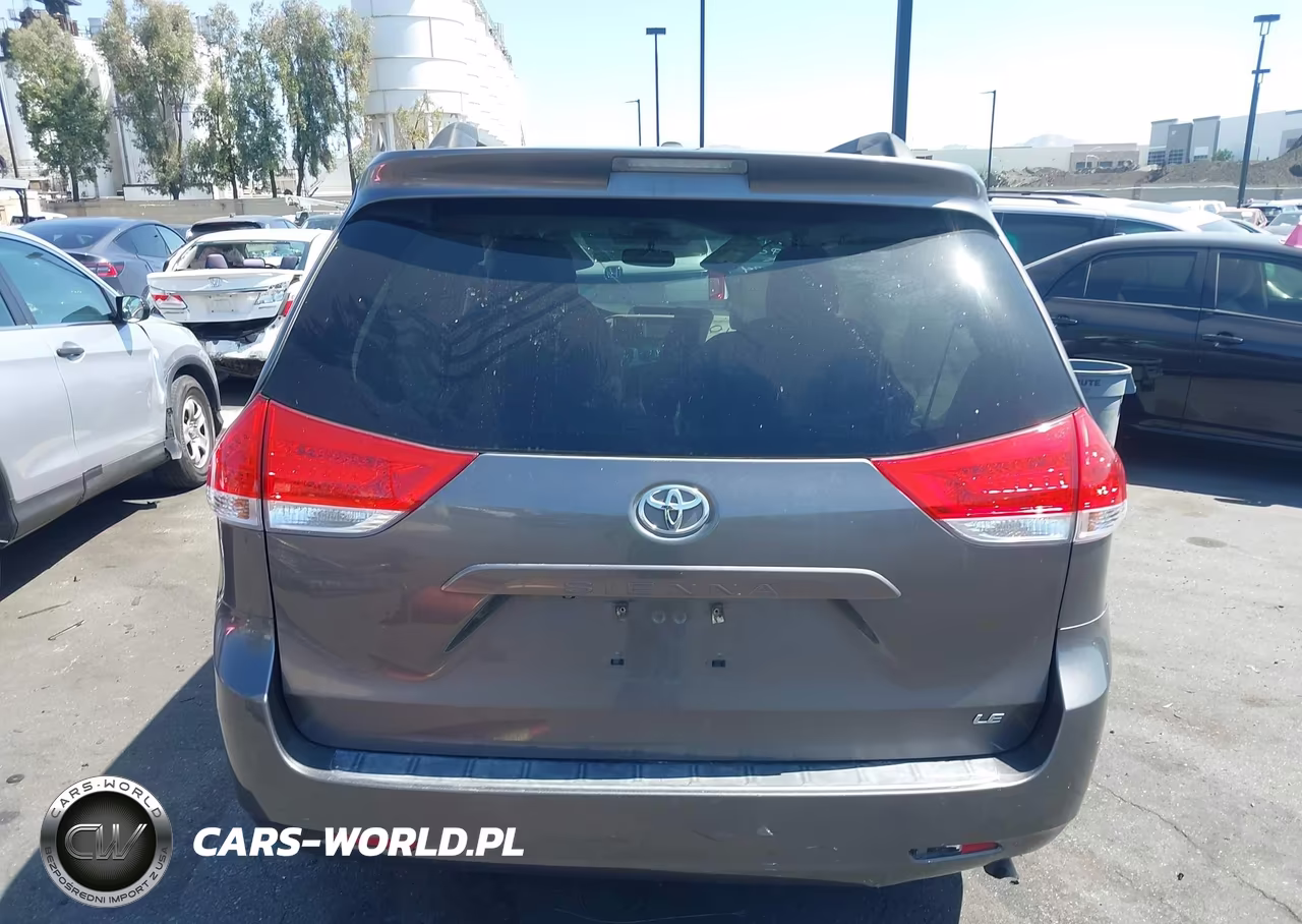 2014 Toyota Sienna Le V6 8 Passenger VIN:5TDKK3DC0ES444573 - 17