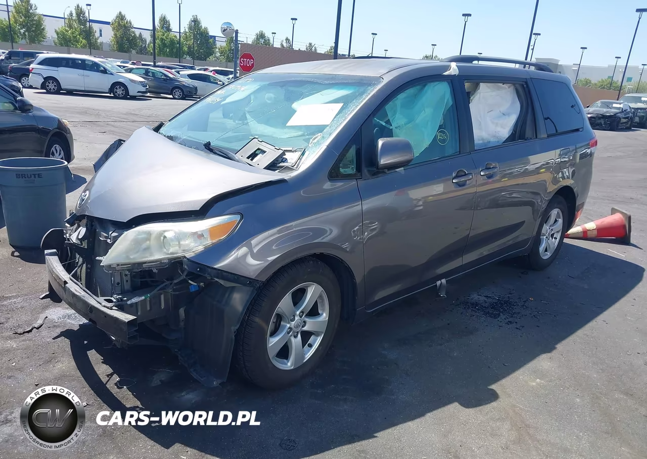 2014 Toyota Sienna Le V6 8 Passenger VIN:5TDKK3DC0ES444573 - 2