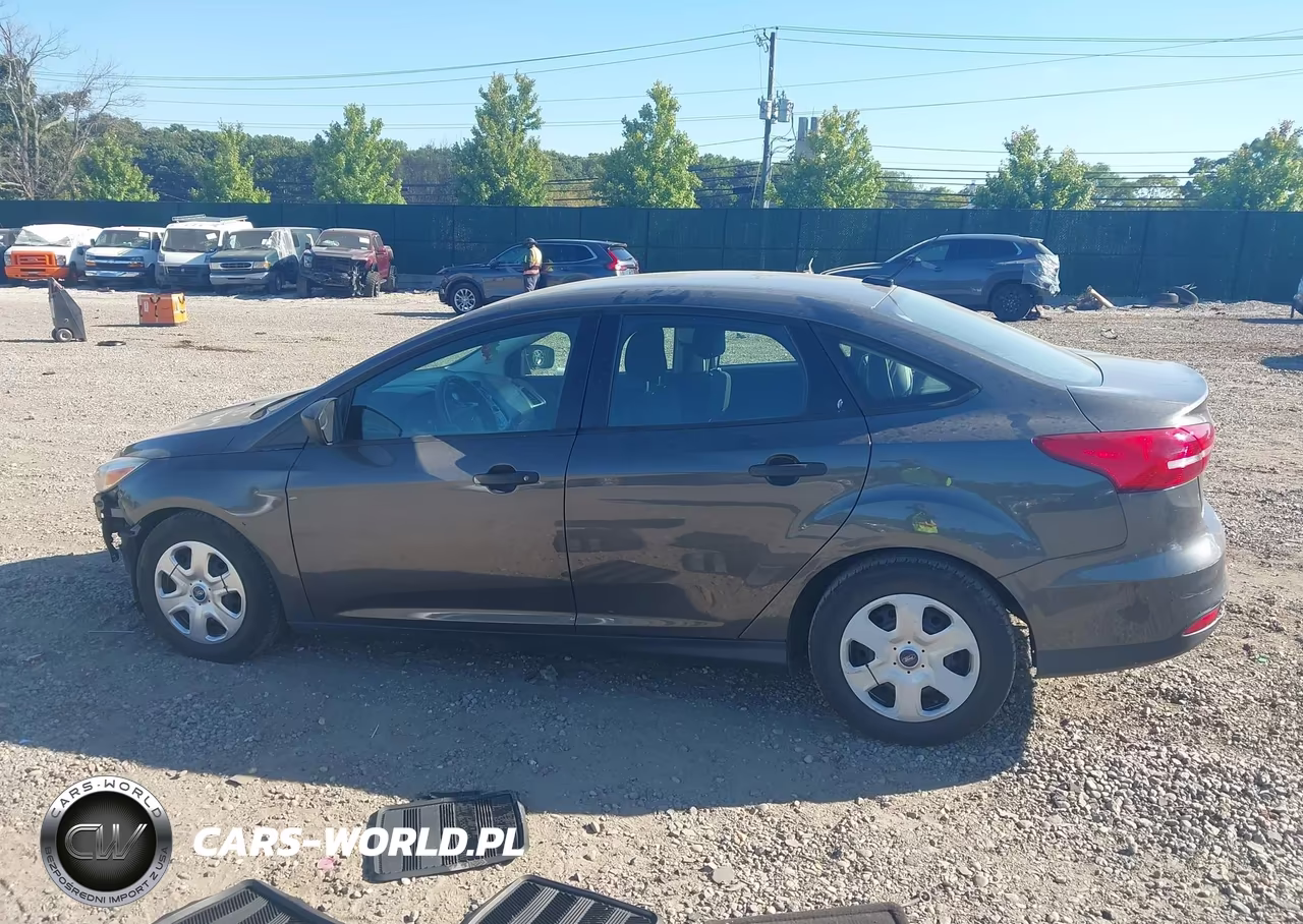 2018 Ford Focus S VIN:1FADP3E20JL237702 - 14