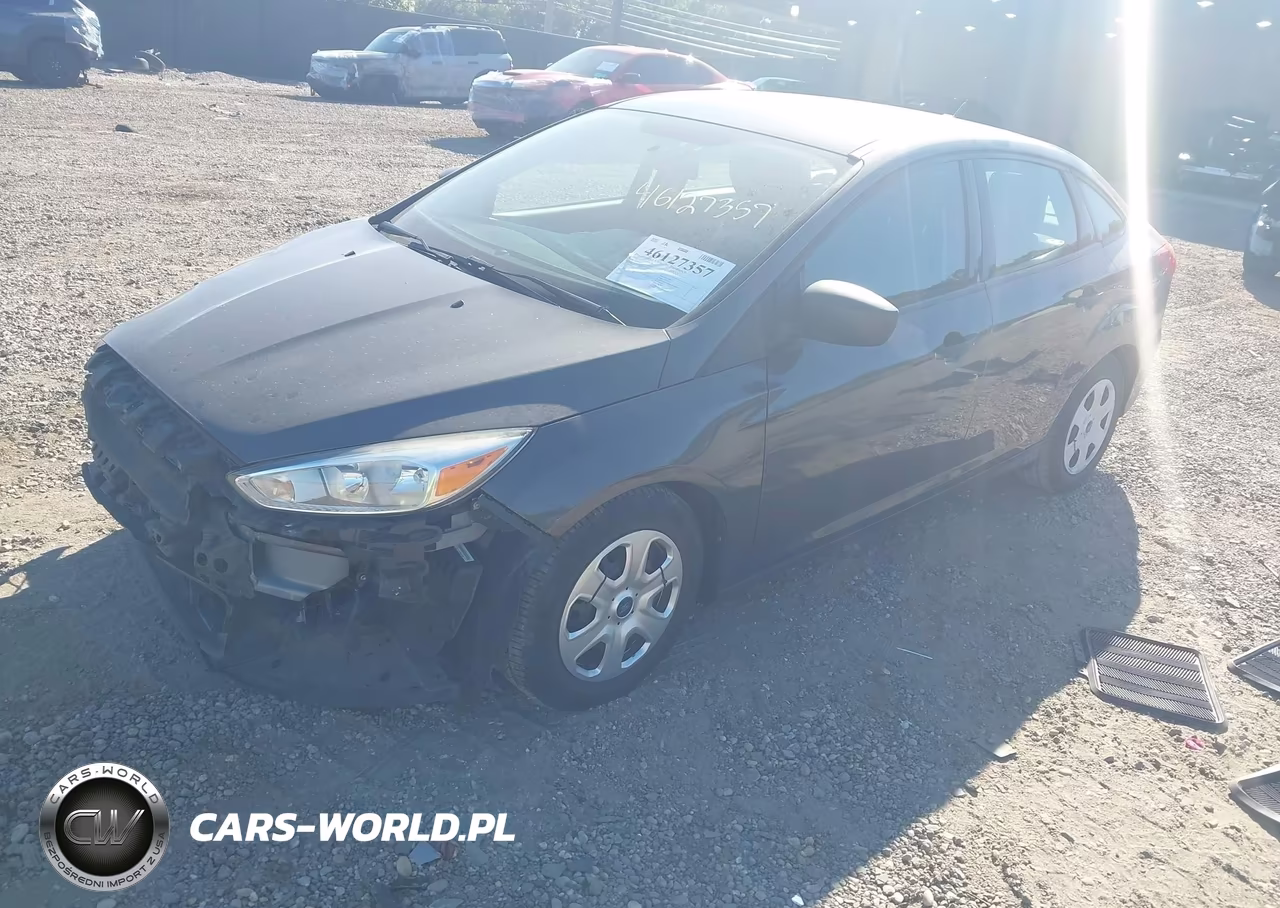 2018 Ford Focus S VIN:1FADP3E20JL237702 - 2