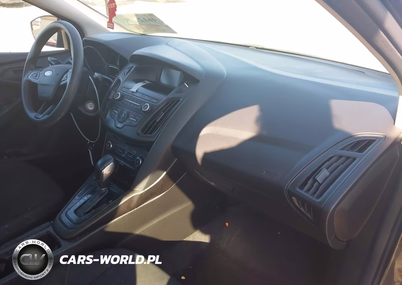 2018 Ford Focus S VIN:1FADP3E20JL237702 - 5