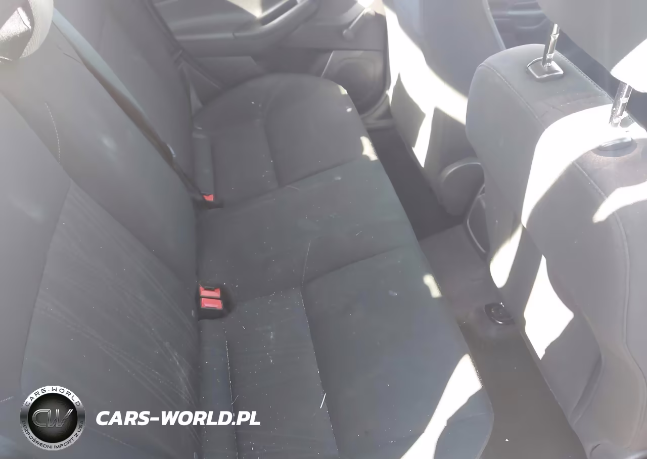 2018 Ford Focus S VIN:1FADP3E20JL237702 - 8