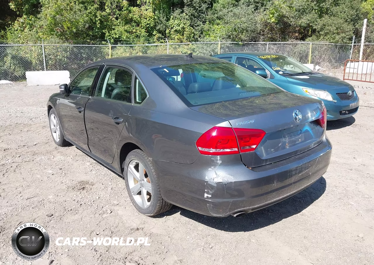 2015 Volkswagen Passat 1.8T Limited Edition VIN:1VWAT7A34FC099858 - 3