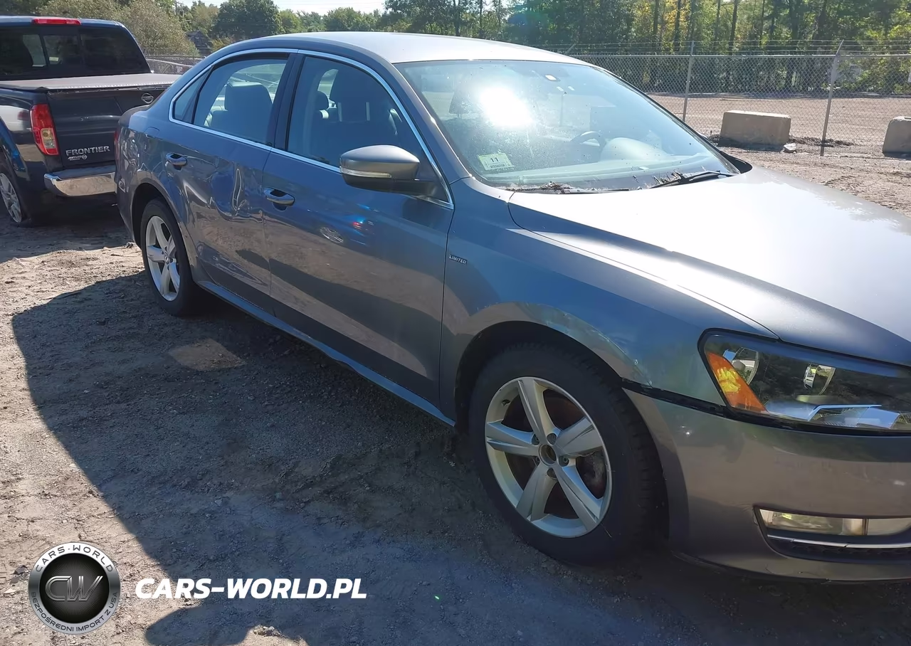 2015 Volkswagen Passat 1.8T Limited Edition VIN:1VWAT7A34FC099858 - 6