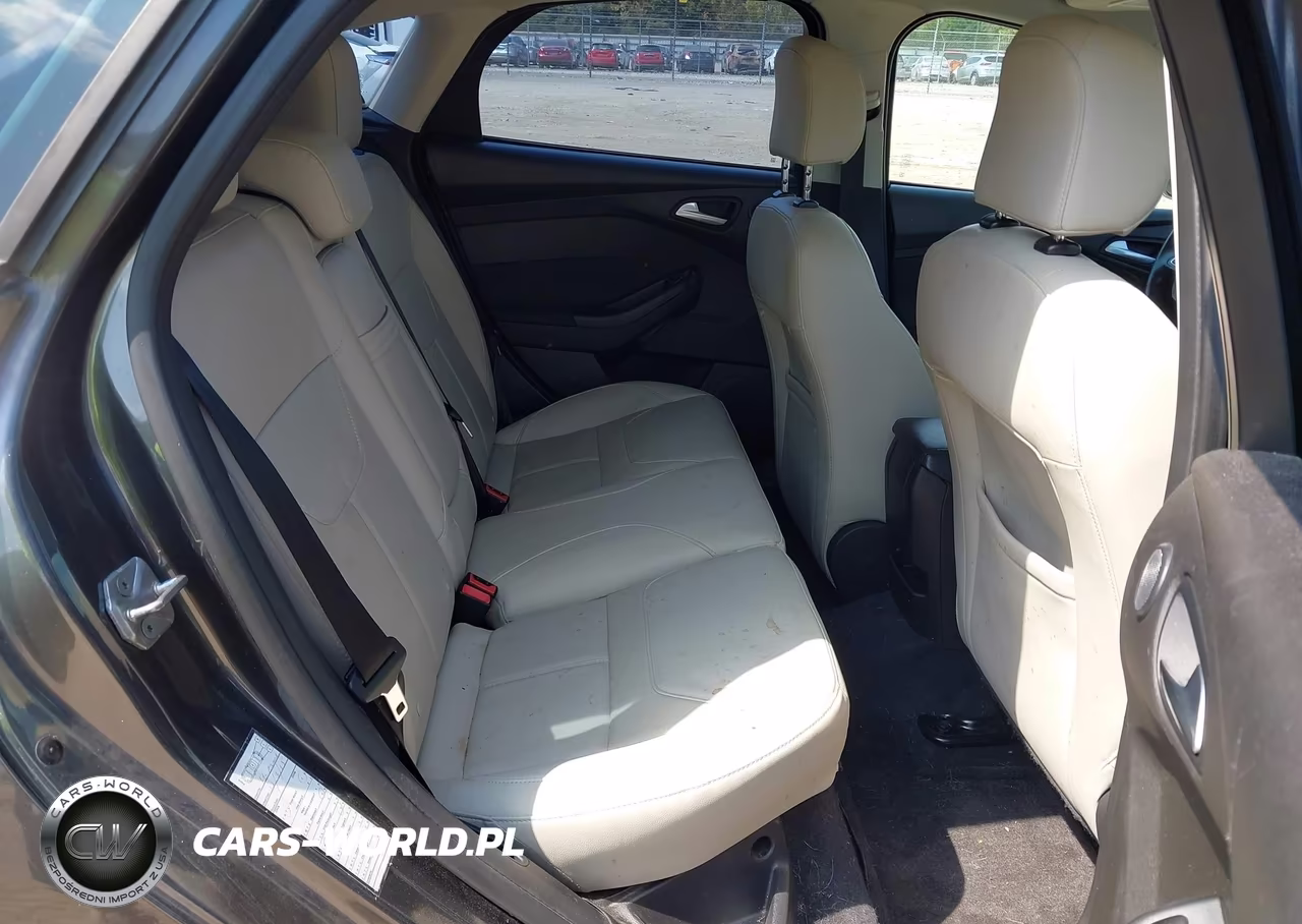 2016 Ford Focus Titanium VIN:1FADP3N23GL235449 - 8