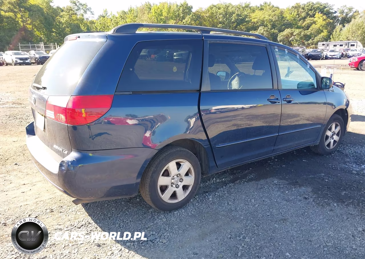 2004 Toyota Sienna Le VIN:5TDZA23C54S070666 - 4