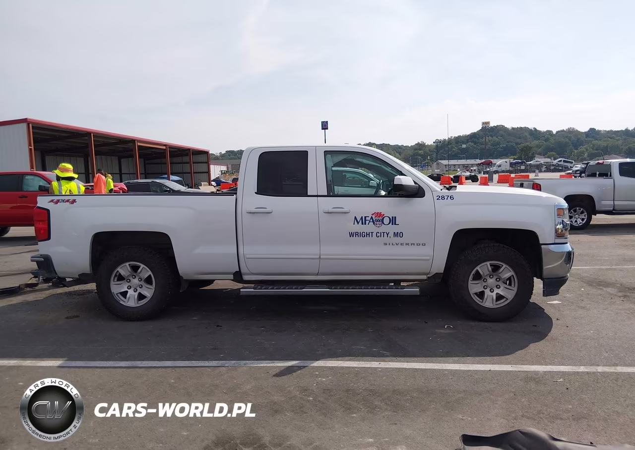 2018 Chevrolet Silverado 1500 1Lt VIN:1GCVKREC7JZ193235 - 12