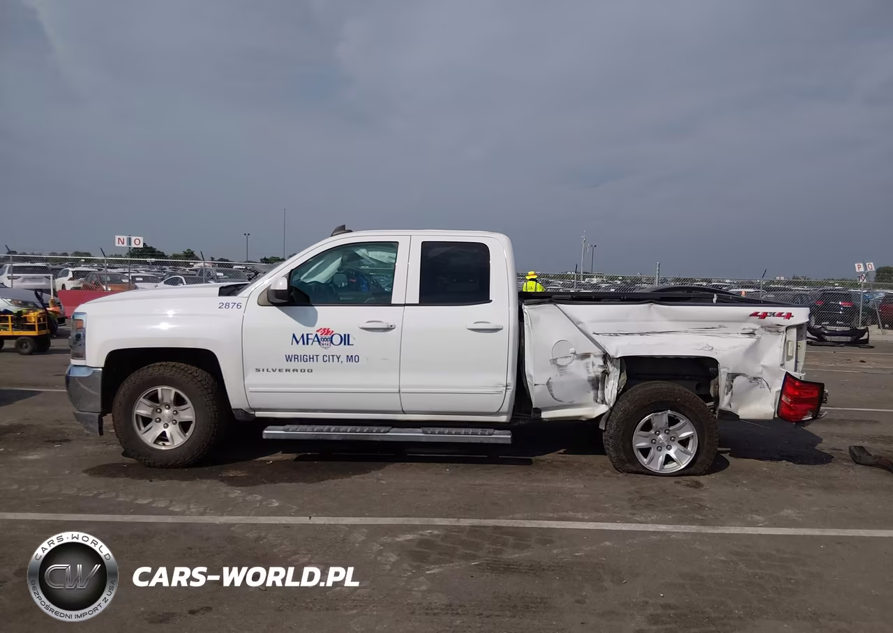 2018 Chevrolet Silverado 1500 1Lt VIN:1GCVKREC7JZ193235 - 13