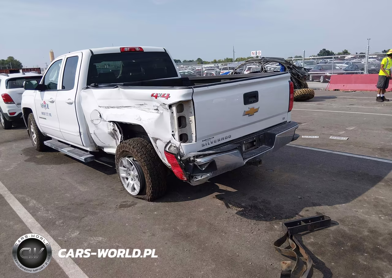 2018 Chevrolet Silverado 1500 1Lt VIN:1GCVKREC7JZ193235 - 3