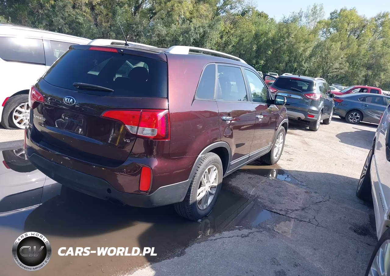 2015 Kia Sorento Lx V6 VIN:5XYKTDA71FG657752 - 4