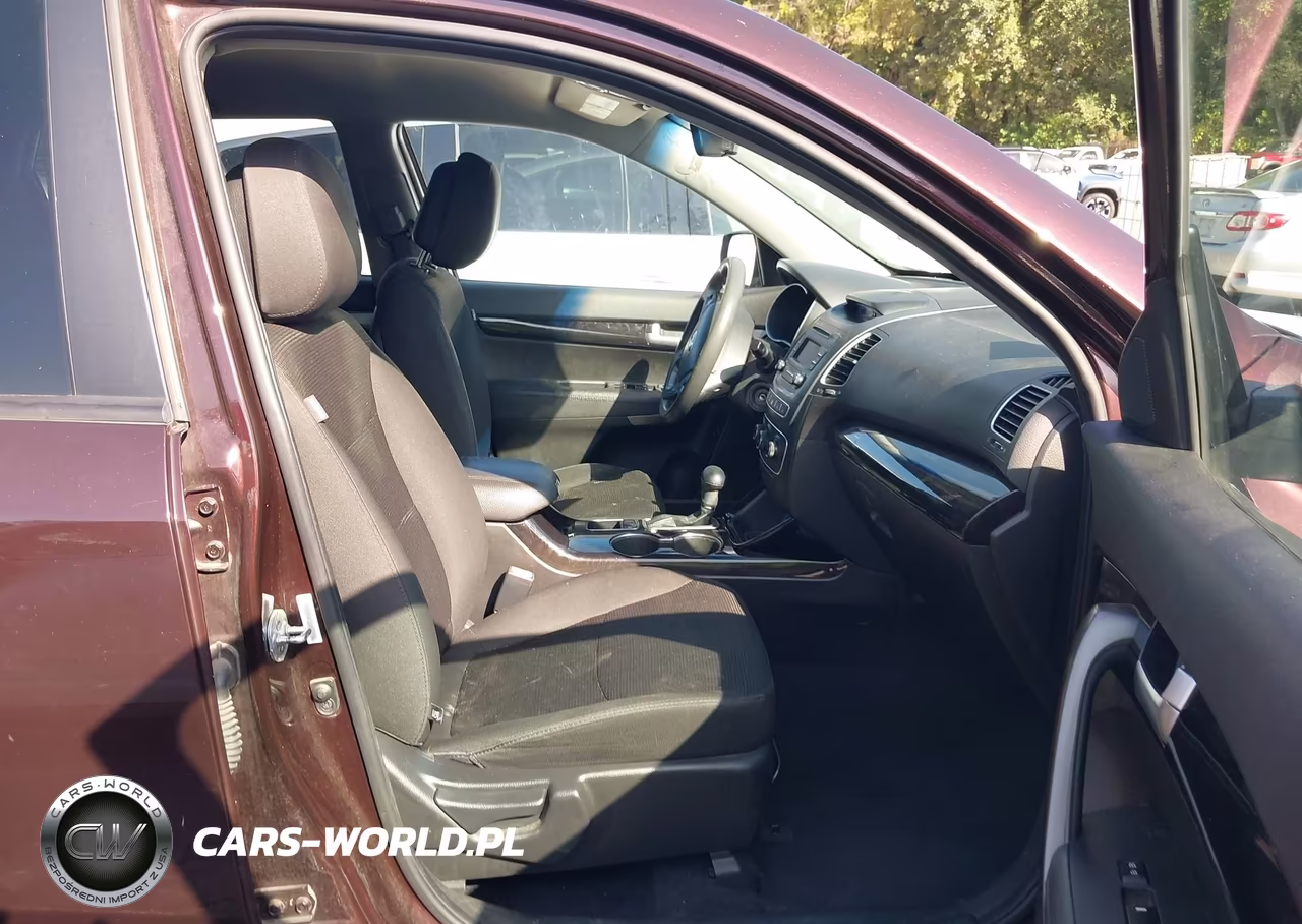 2015 Kia Sorento Lx V6 VIN:5XYKTDA71FG657752 - 5