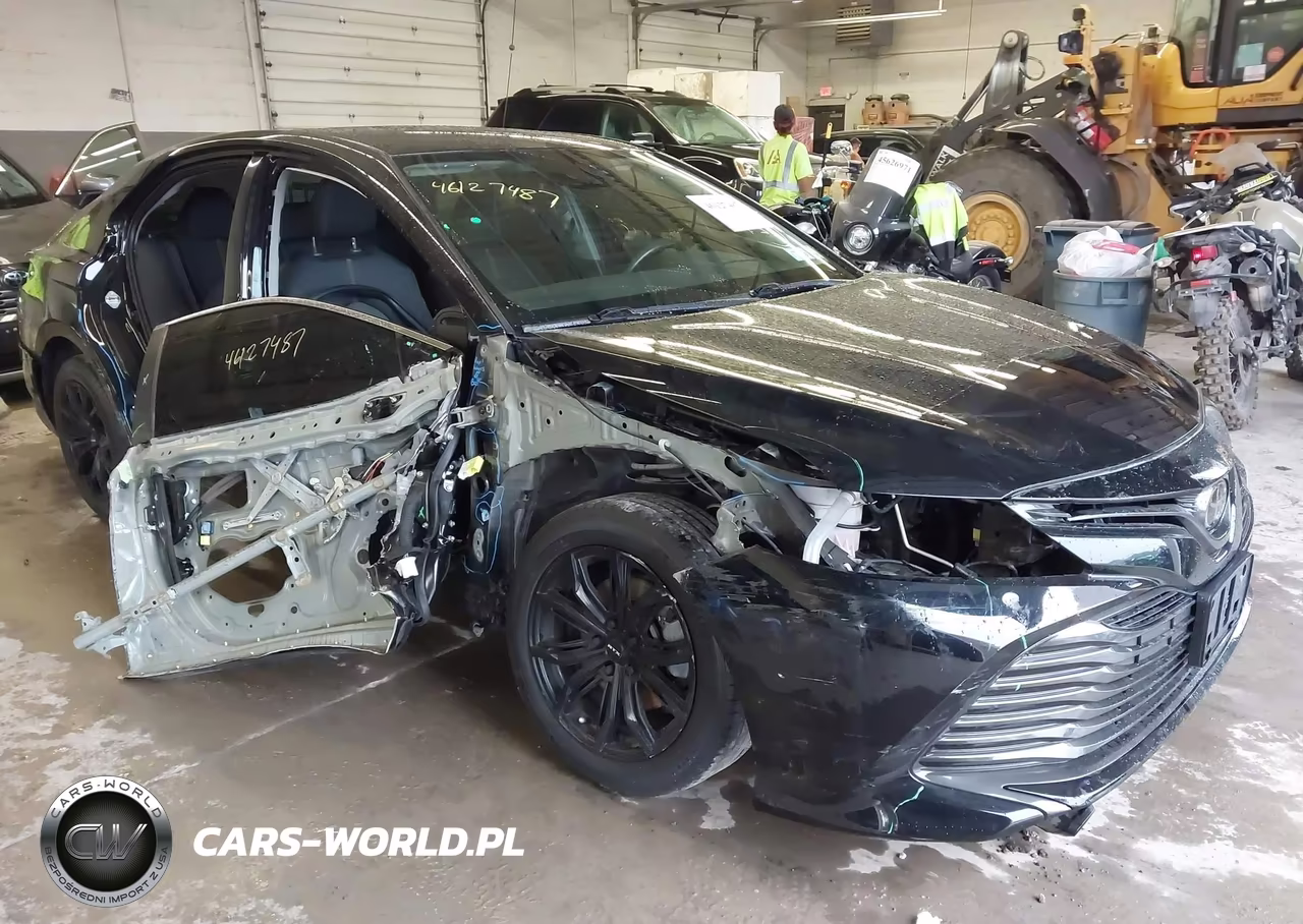 2020 Toyota Camry Le Awd – zdjęcie 1 z 17