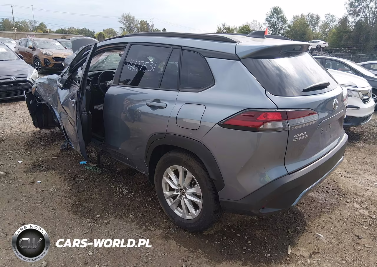 2026 Toyota Corolla Cross Le VIN:7MUCAABG0TV157321 - 3