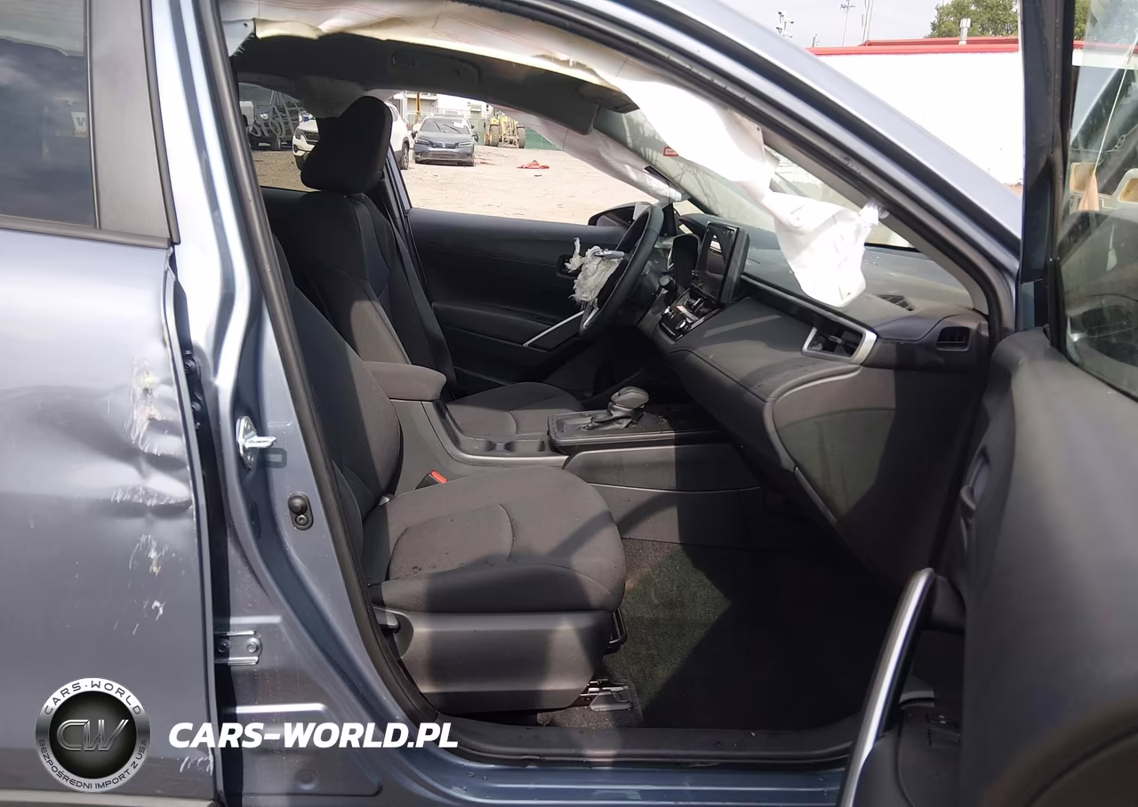 2026 Toyota Corolla Cross Le VIN:7MUCAABG0TV157321 - 5