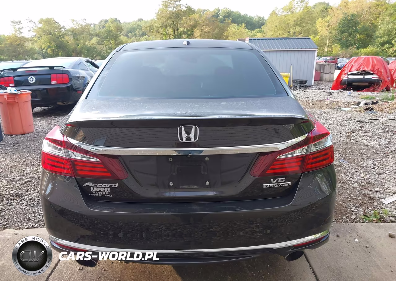 2017 Honda Accord Touring V6 VIN:1HGCR3F90HA015051 - 16
