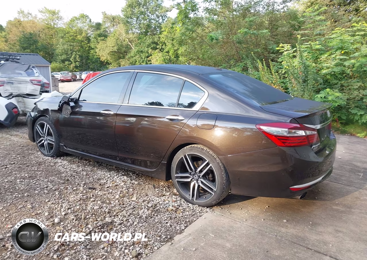 2017 Honda Accord Touring V6 VIN:1HGCR3F90HA015051 - 3