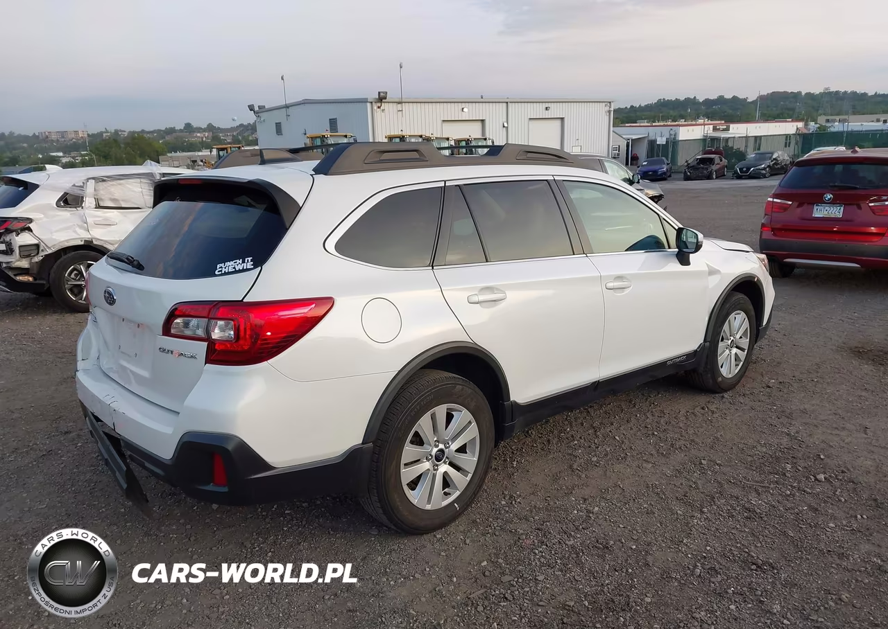 2019 Subaru Outback 2.5I Premium VIN:4S4BSAFC1K3348722 - 4