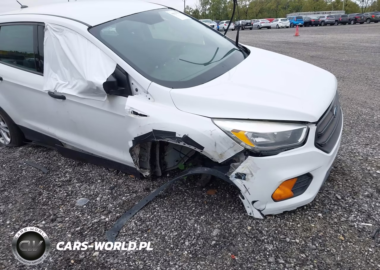 2017 Ford Escape S VIN:1FMCU0F73HUE29610 - 6
