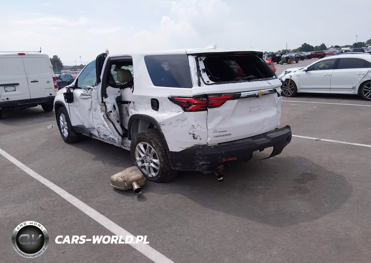 2023 Chevrolet Traverse Fwd Ls VIN:1GNERFKW1PJ292575 - 3