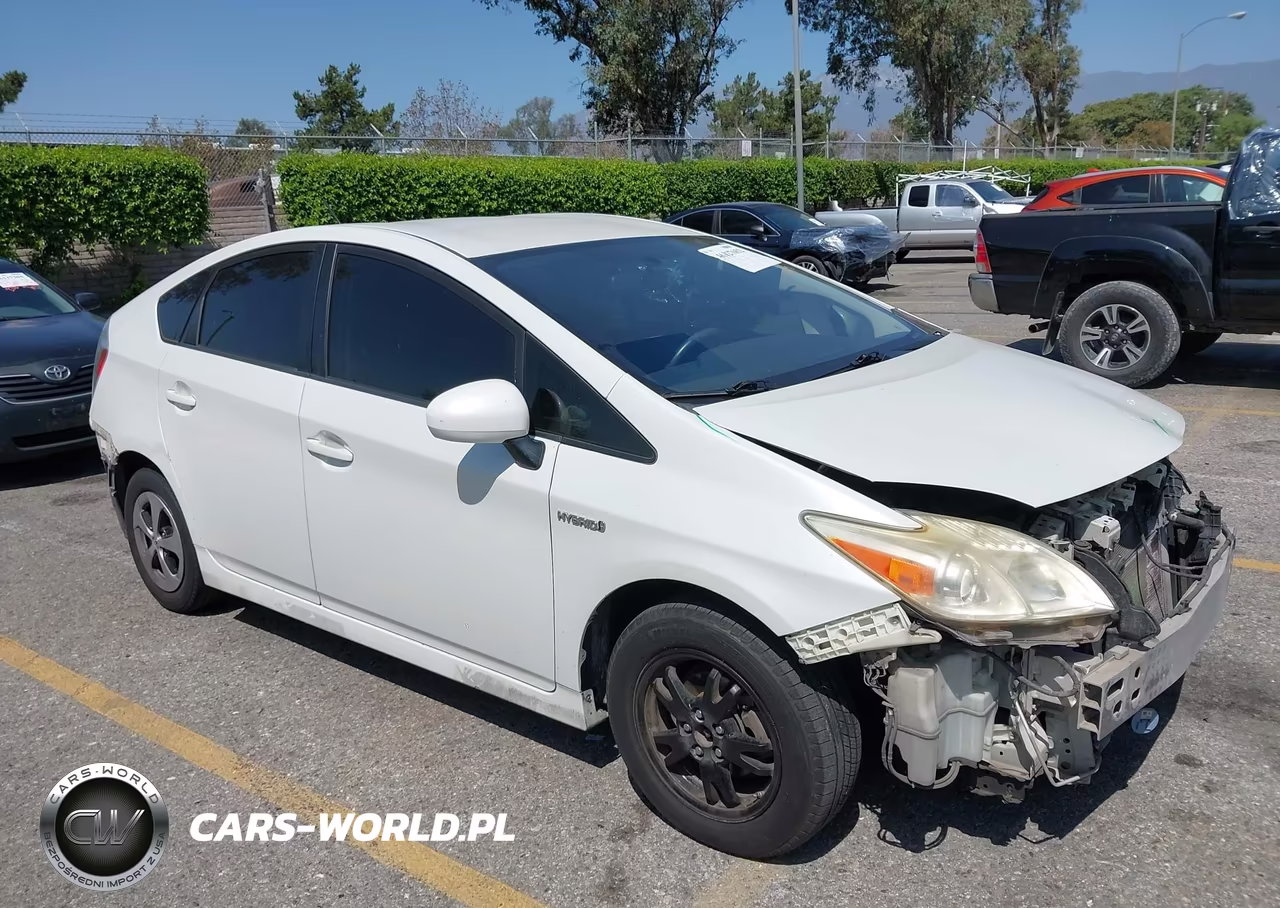 2015 Toyota Prius Three – zdjęcie 1 z 18