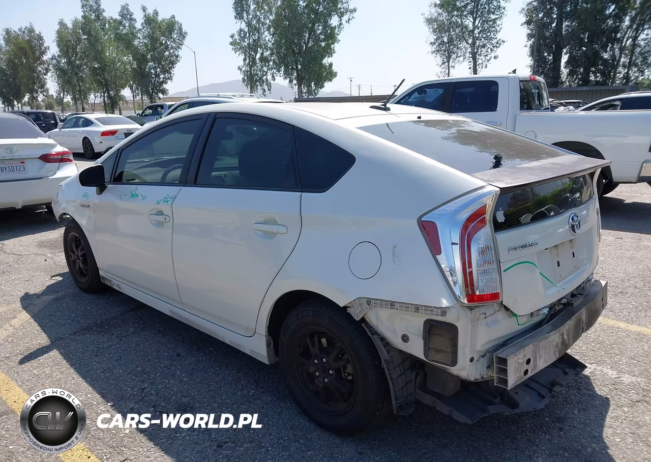 2015 Toyota Prius Three VIN:JTDKN3DU8F1917490 - 3