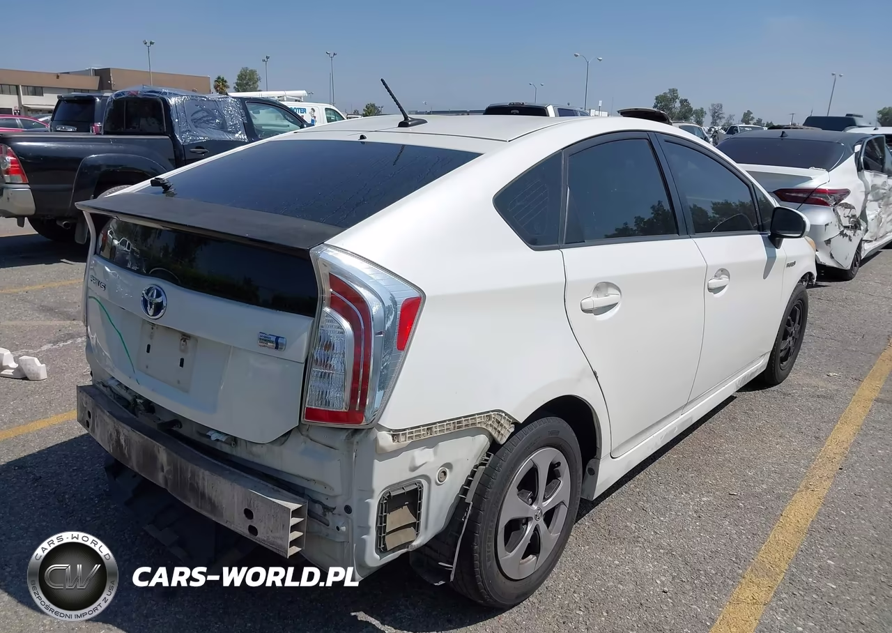 2015 Toyota Prius Three VIN:JTDKN3DU8F1917490 - 4