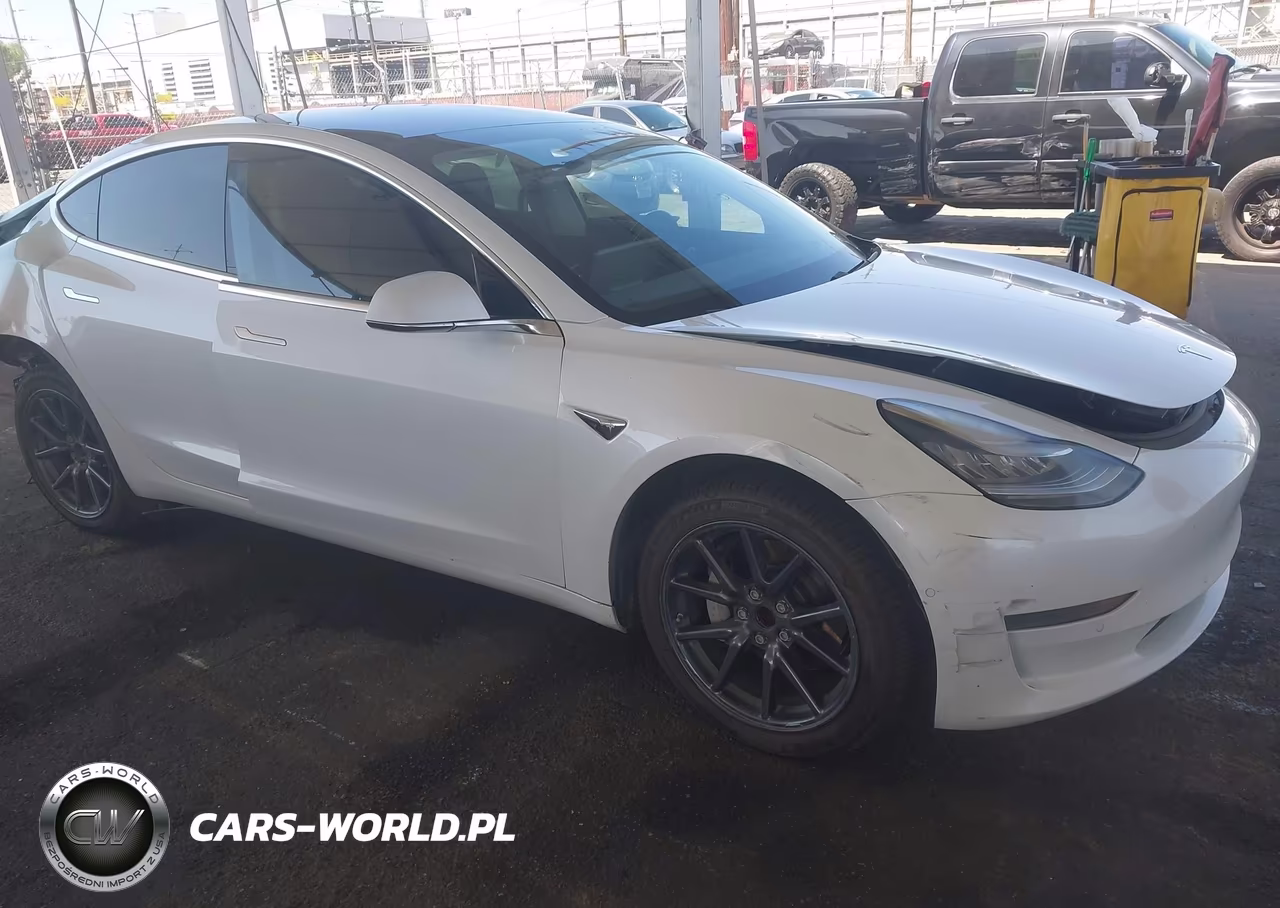 2018 Tesla Model 3 – zdjęcie 1 z 16