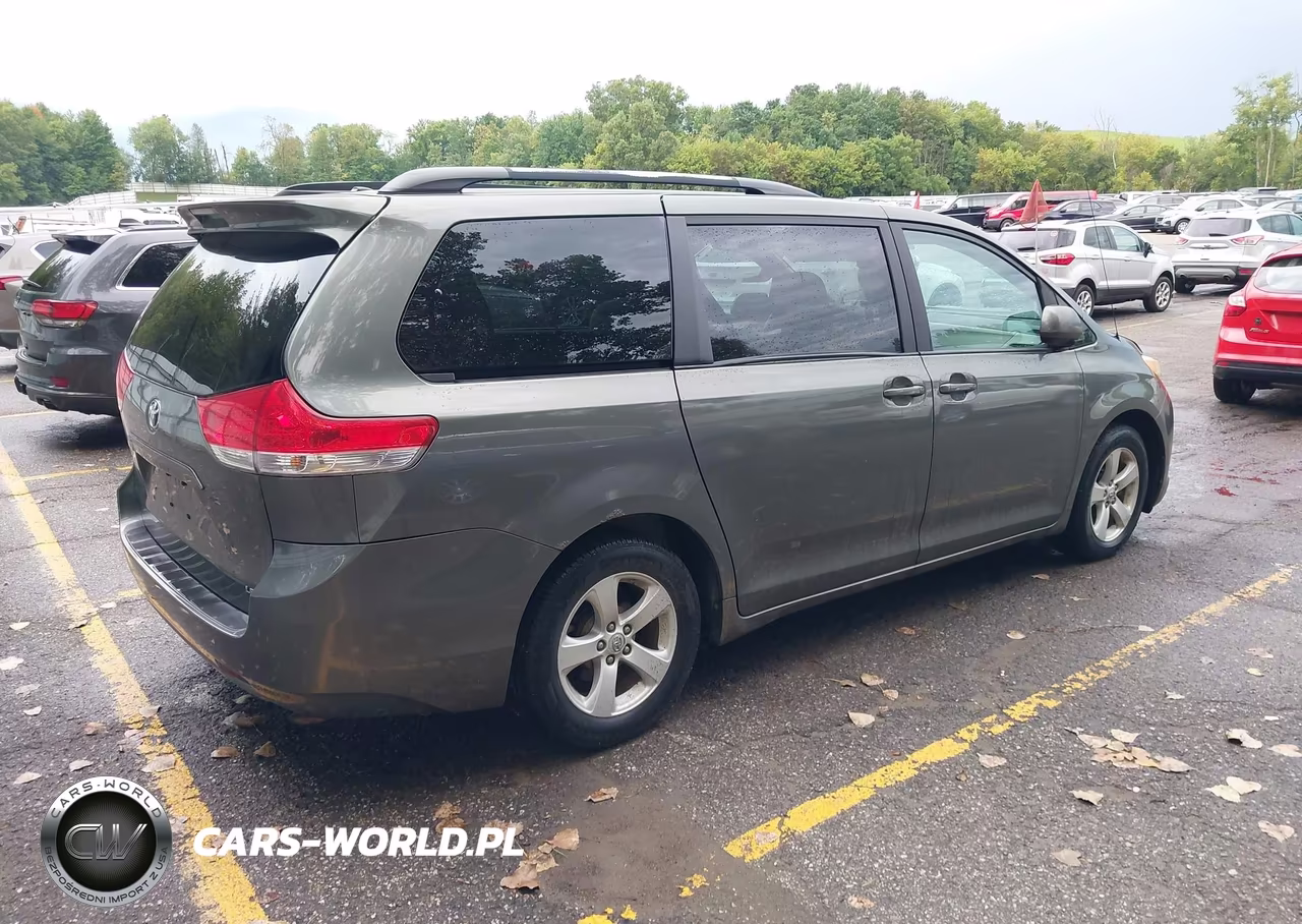2011 Toyota Sienna Le V6 VIN:5TDKK3DC6BS054380 - 4
