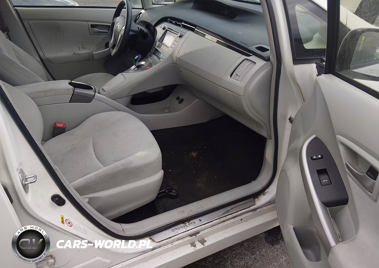2012 Toyota Prius Two VIN:JTDKN3DU1C1535510 - 5