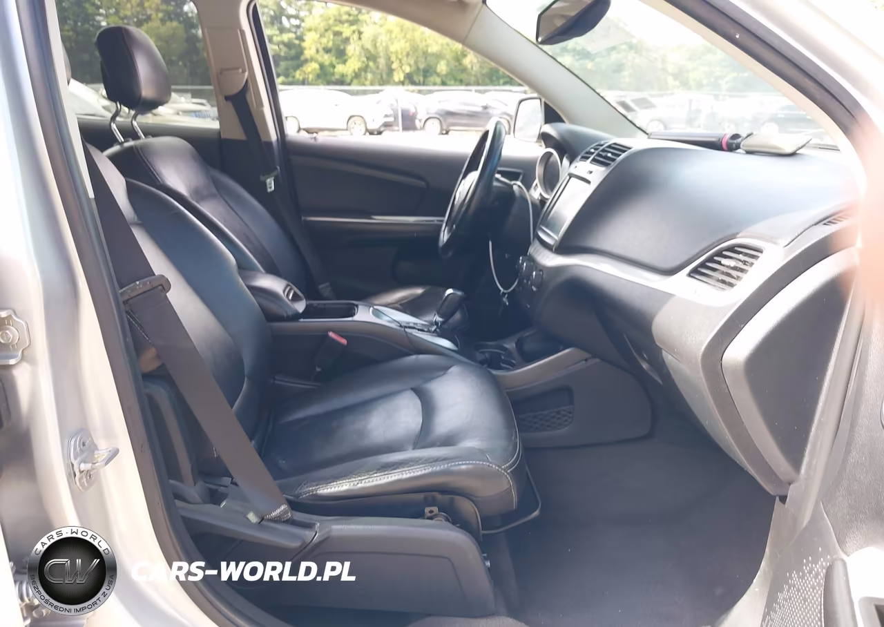 2011 Dodge Journey Lux VIN:3D4PH9FGXBT516911 - 5