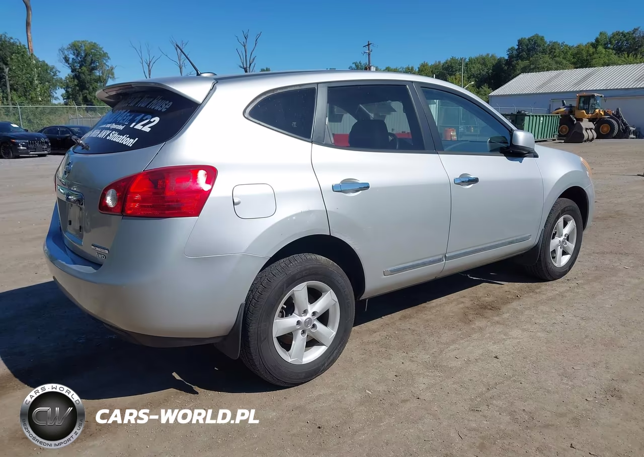 2013 Nissan Rogue S VIN:JN8AS5MV2DW665751 - 4