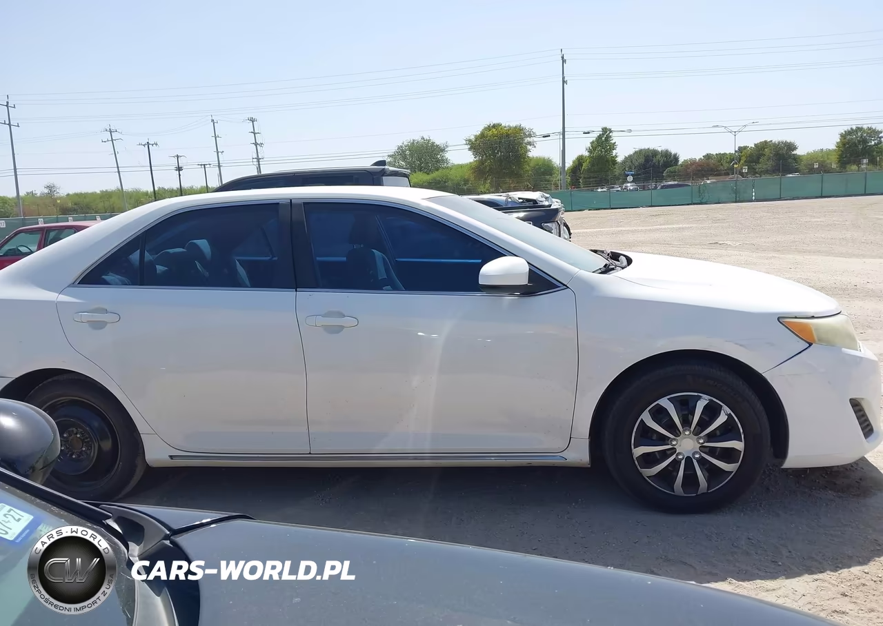 2013 Toyota Camry Le VIN:4T4BF1FK2DR298623 - 13