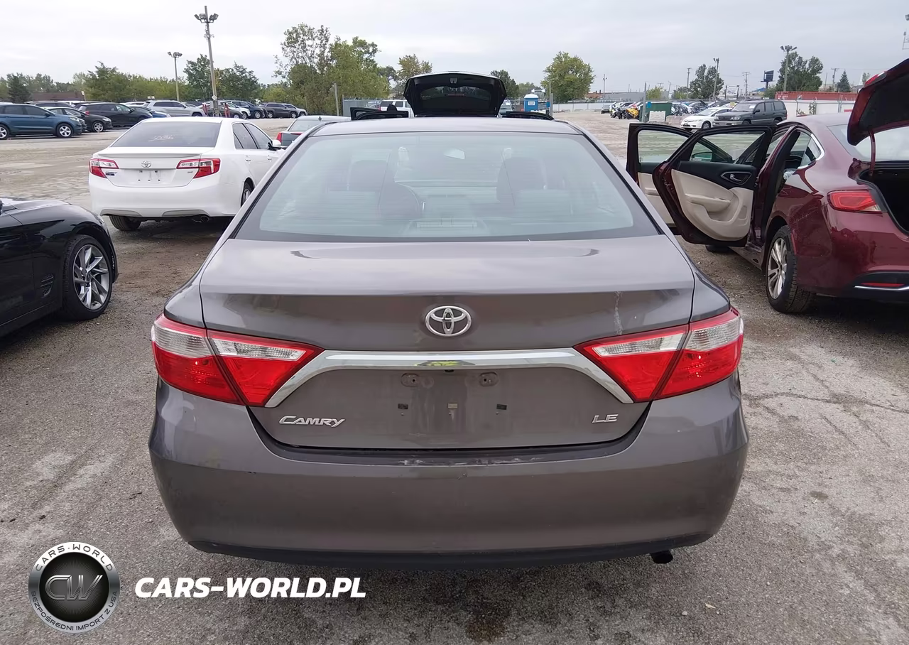 2016 Toyota Camry Le VIN:4T4BF1FKXGR582280 - 17