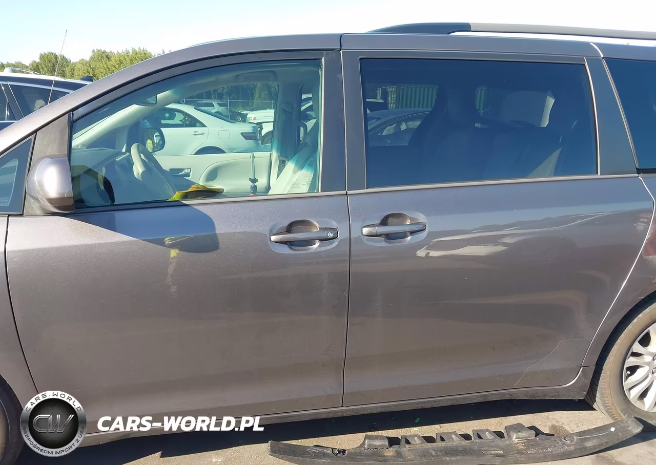 2013 Toyota Sienna Xle V6 8 Passenger VIN:5TDYK3DC8DS298867 - 14