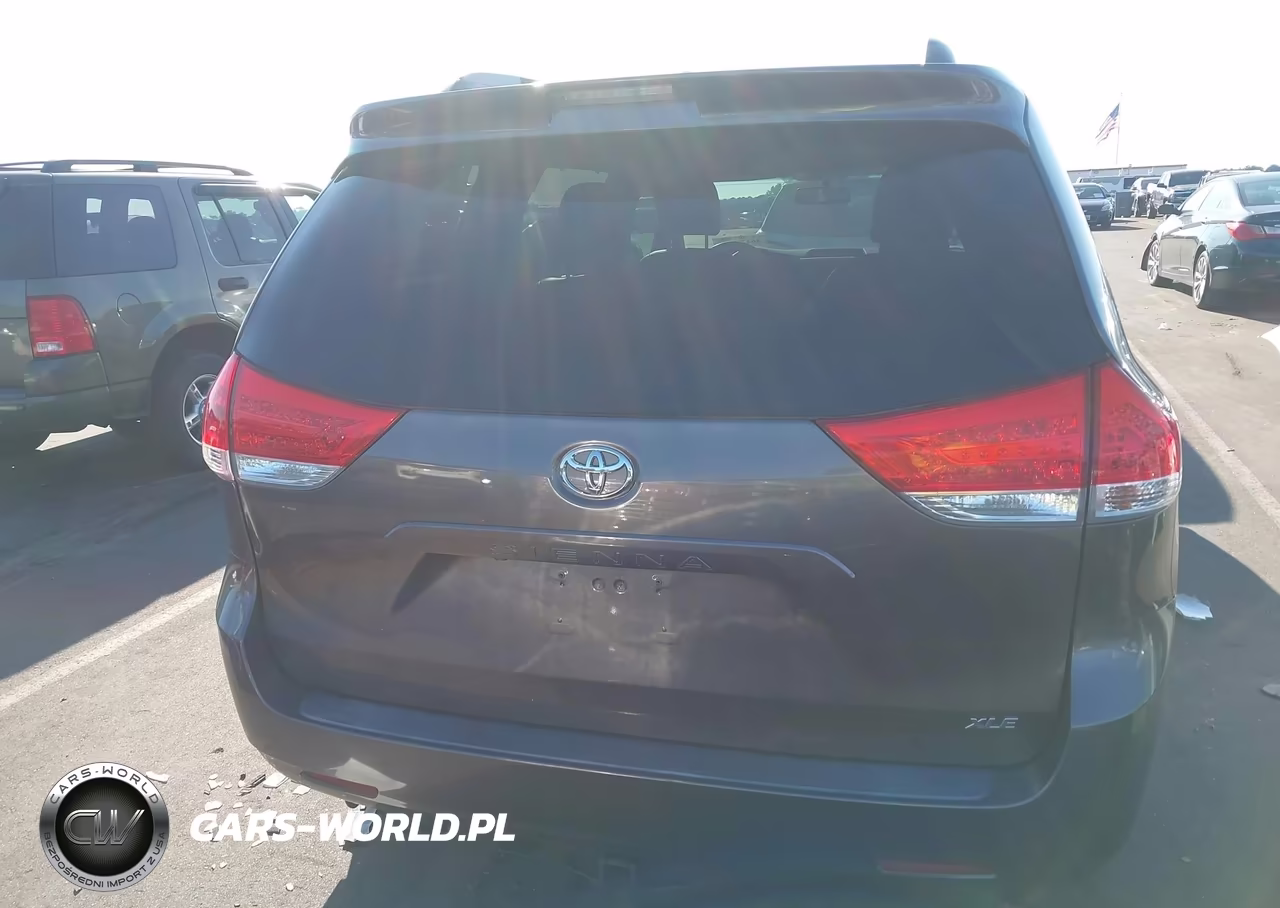 2013 Toyota Sienna Xle V6 8 Passenger VIN:5TDYK3DC8DS298867 - 16