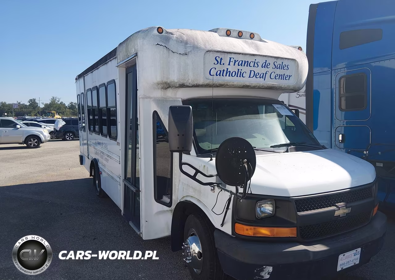 2013 Chevrolet Express Cutaway 3500 VIN:1GB3G3BG1D1172935 - 1