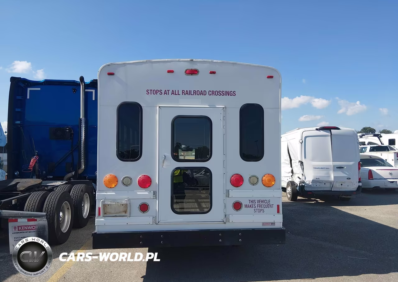 2013 Chevrolet Express Cutaway 3500 VIN:1GB3G3BG1D1172935 - 15