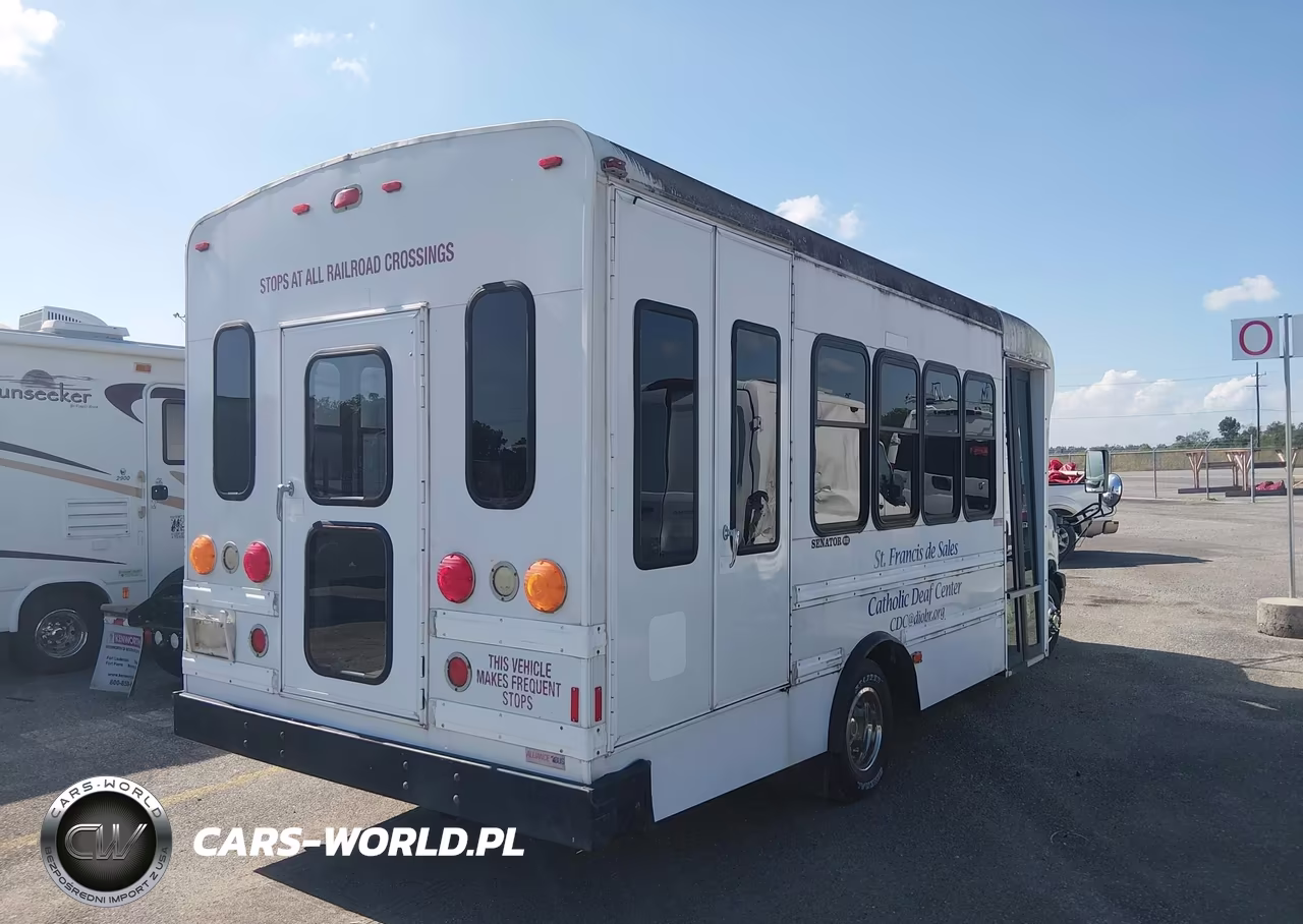 2013 Chevrolet Express Cutaway 3500 VIN:1GB3G3BG1D1172935 - 4