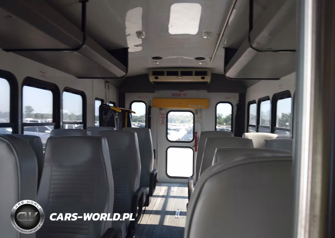 2013 Chevrolet Express Cutaway 3500 VIN:1GB3G3BG1D1172935 - 7