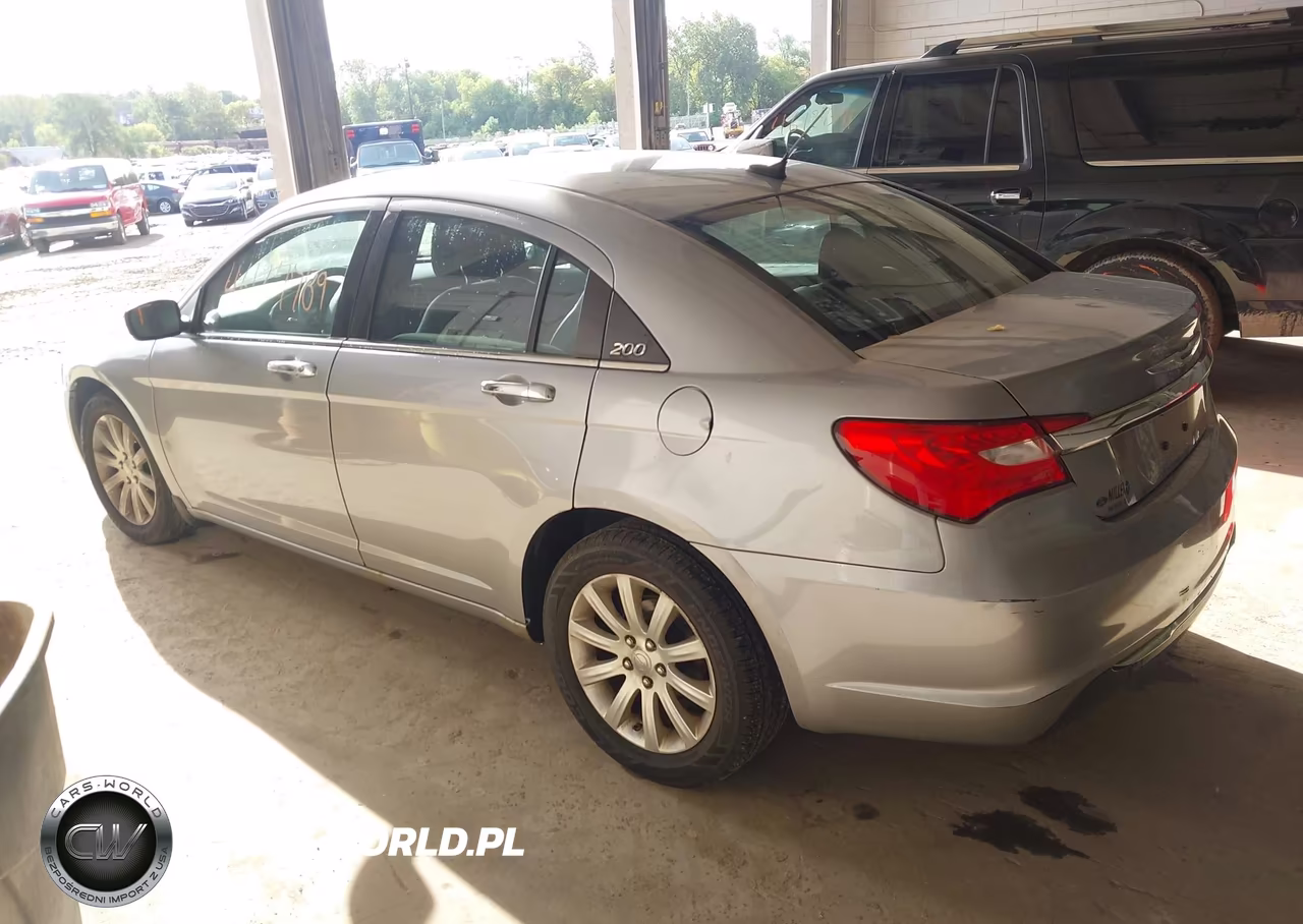 2013 Chrysler 200 Limited VIN:1C3CCBCG3DN510610 - 3