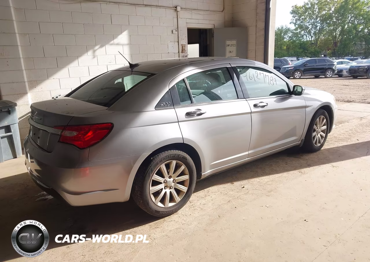 2013 Chrysler 200 Limited VIN:1C3CCBCG3DN510610 - 4