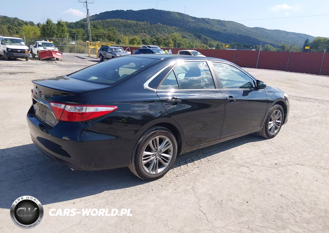 2015 Toyota Camry Se VIN:4T1BF1FK8FU107896 - 4