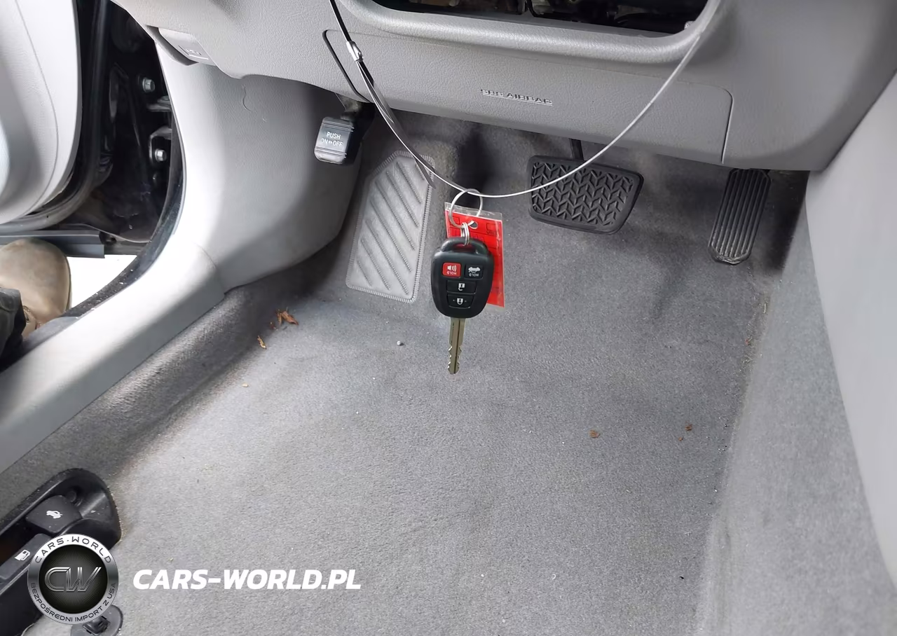 2017 Toyota Camry Le VIN:4T1BF1FK1HU362215 - 11