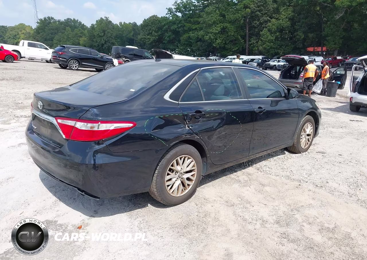2017 Toyota Camry Le VIN:4T1BF1FK1HU362215 - 4