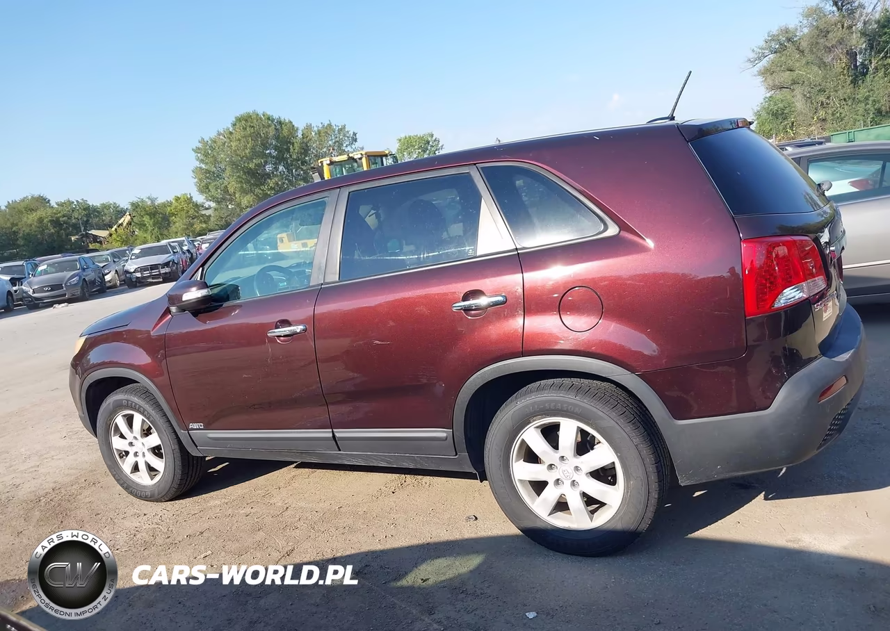 2011 Kia Sorento Lx VIN:5XYKTCA13BG014951 - 14
