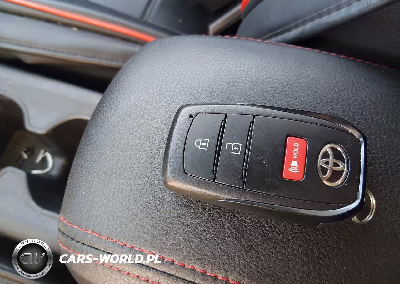 2026 Toyota Corolla Cross Xle VIN:7MUEAAAG5TV155655 - 11