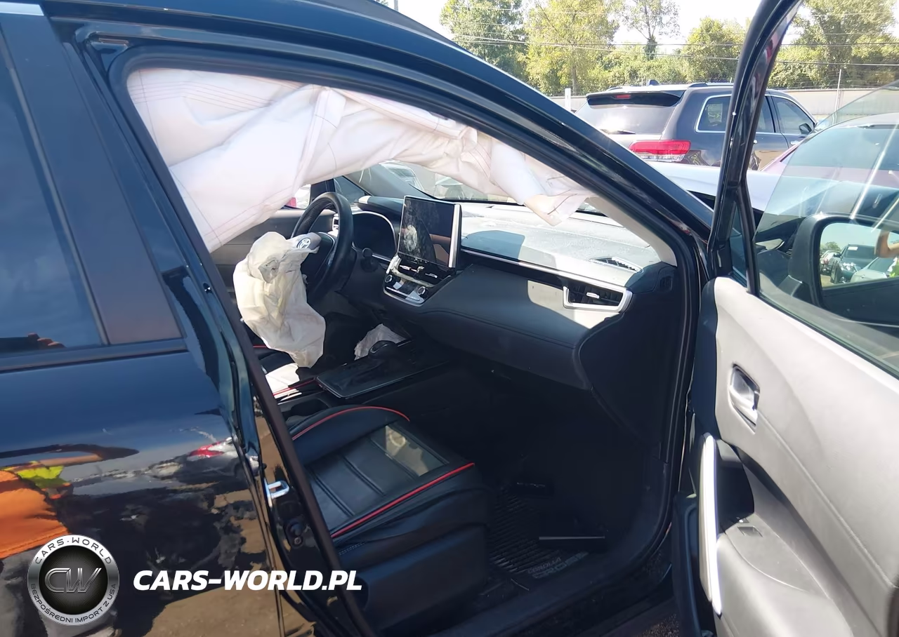 2026 Toyota Corolla Cross Xle VIN:7MUEAAAG5TV155655 - 5